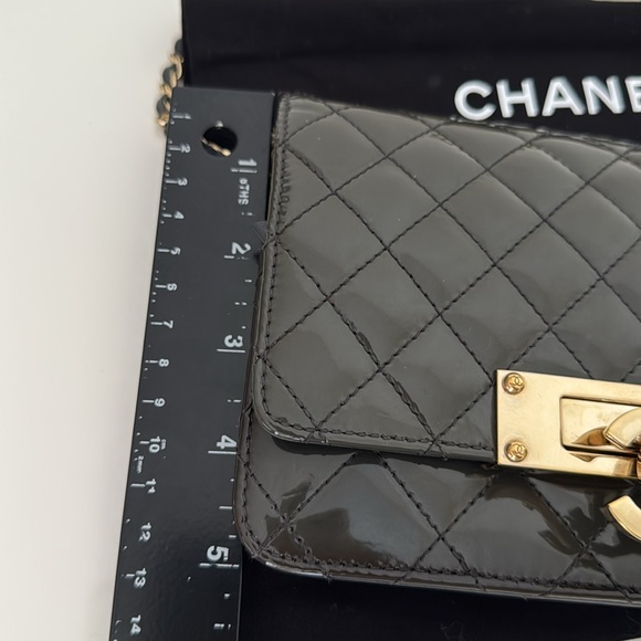 CHANEL *RARE* Grey Quilted Patent Leather Wallet on Chain Bag with Dust Cover - Picture 12 of 16